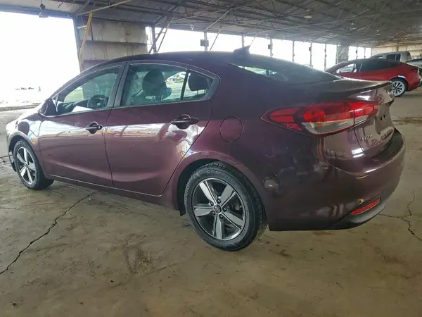3KPFL4A70JE167908 2018 KIA FORTE - Image 2