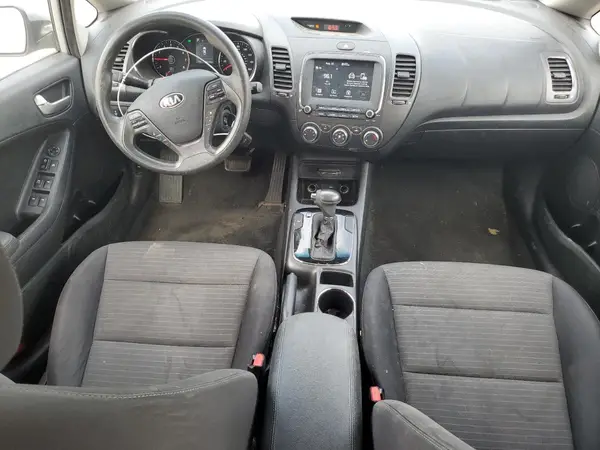 3KPFL4A70JE168900 2018 KIA FORTE - Image 8