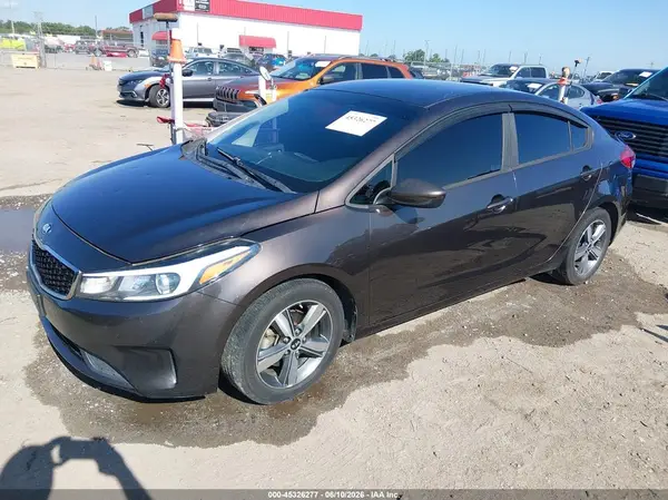 3KPFL4A70JE169030 2018 KIA FORTE - Image 2