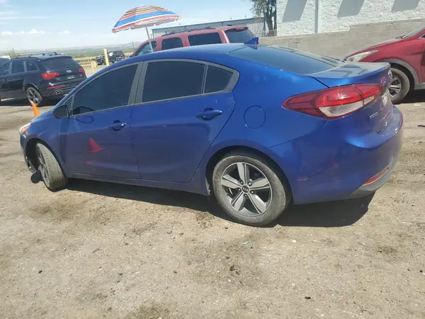 3KPFL4A70JE169304 2018 KIA FORTE - Image 2