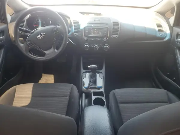 3KPFL4A70JE169304 2018 KIA FORTE - Image 8