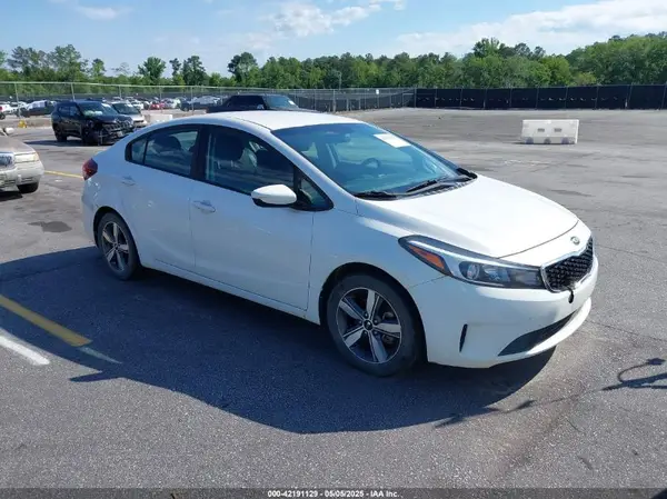 3KPFL4A70JE169397 2018 KIA FORTE - Image 1