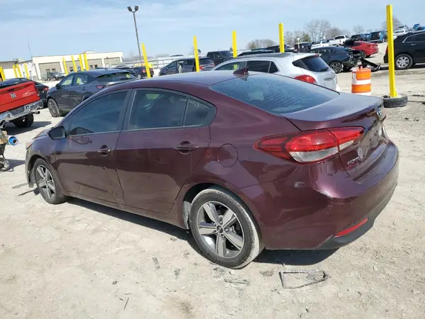 3KPFL4A70JE170856 2018 KIA FORTE - Image 2