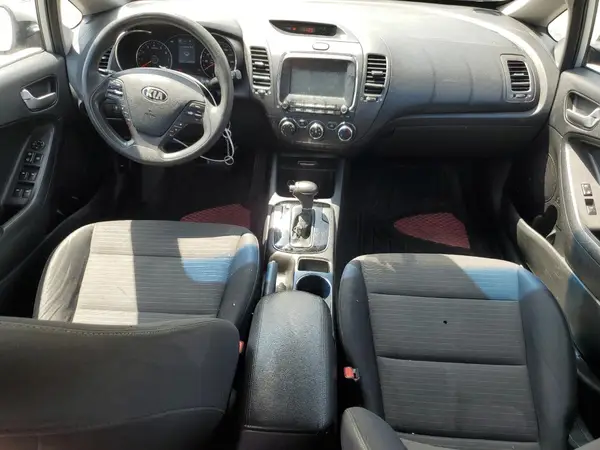 3KPFL4A70JE170999 2018 KIA FORTE - Image 8