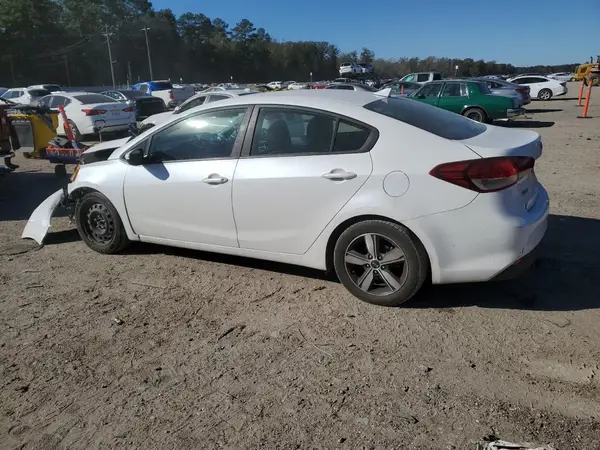 3KPFL4A70JE171943 2018 KIA FORTE - Image 2