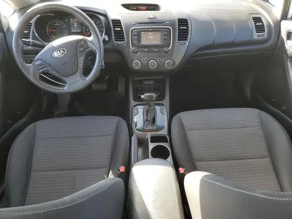 3KPFL4A70JE171943 2018 KIA FORTE - Image 8