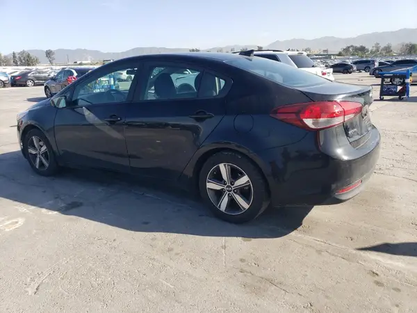 3KPFL4A70JE172820 2018 KIA FORTE - Image 2