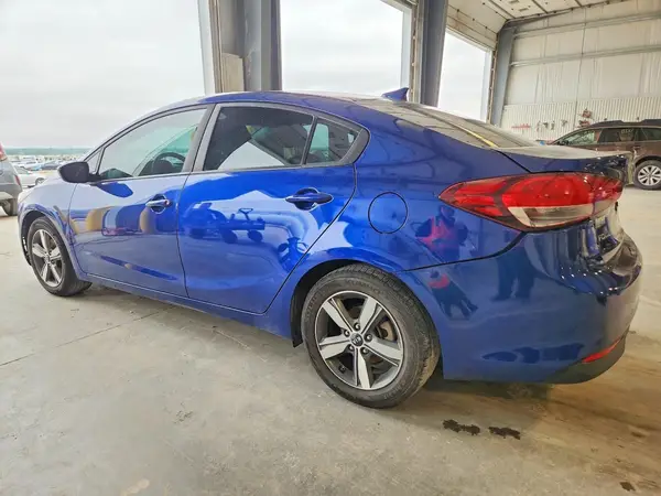 3KPFL4A70JE174258 2018 KIA FORTE - Image 2