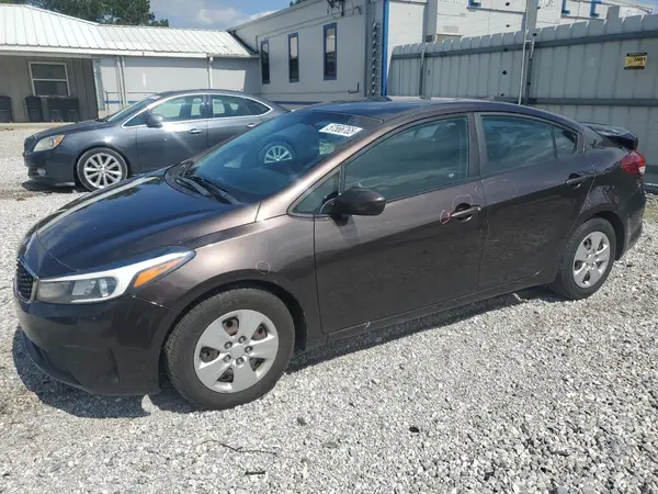 3KPFL4A70JE176771 2018 KIA FORTE - Image 1