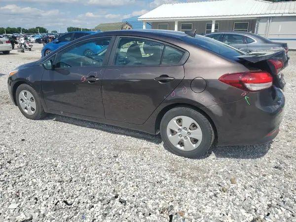 3KPFL4A70JE176771 2018 KIA FORTE - Image 2