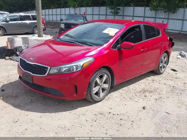 3KPFL4A70JE178875 2018 KIA FORTE - Image 2