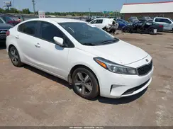 3KPFL4A70JE178908 2018 KIA FORTE