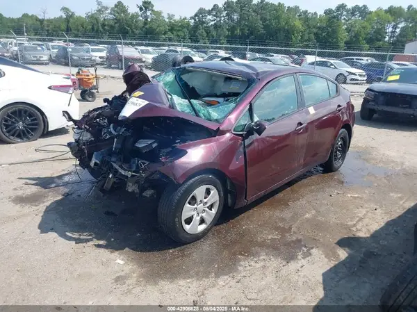 3KPFL4A70JE179282 2018 KIA FORTE - Image 2
