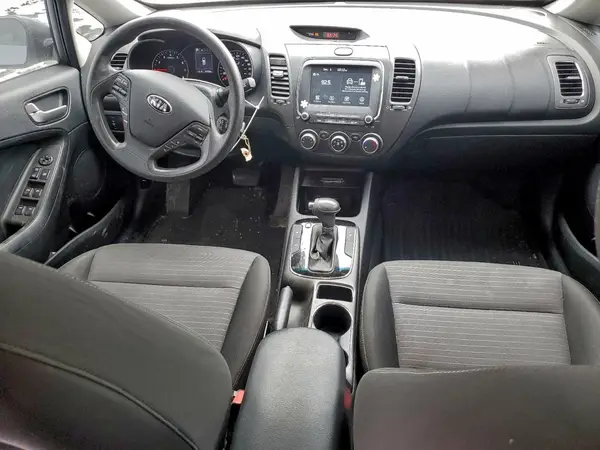 3KPFL4A70JE180660 2018 KIA FORTE - Image 8