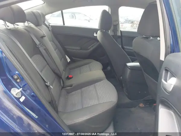 3KPFL4A70JE181615 2018 KIA FORTE - Image 8