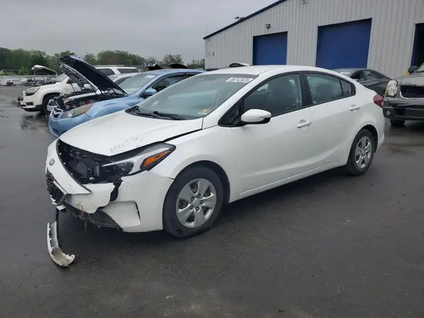 3KPFL4A70JE181727 2018 KIA FORTE - Image 1