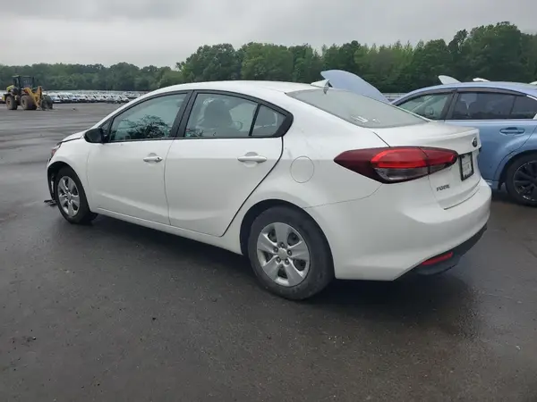 3KPFL4A70JE181727 2018 KIA FORTE - Image 2