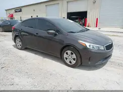 3KPFL4A70JE182702 2018 KIA FORTE