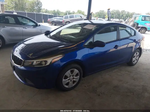 3KPFL4A70JE184966 2018 KIA FORTE - Image 2