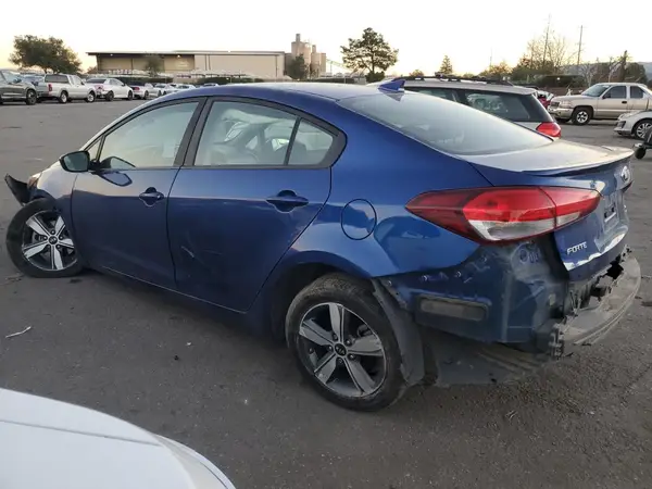 3KPFL4A70JE186474 2018 KIA FORTE - Image 2