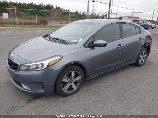 3KPFL4A70JE189245 2018 KIA FORTE - Image 2