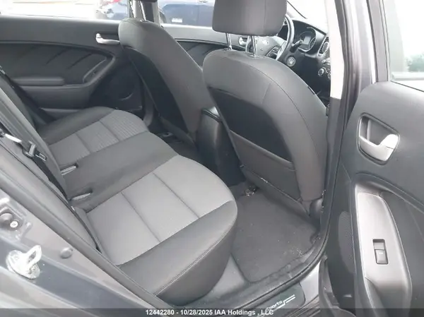 3KPFL4A70JE189245 2018 KIA FORTE - Image 8