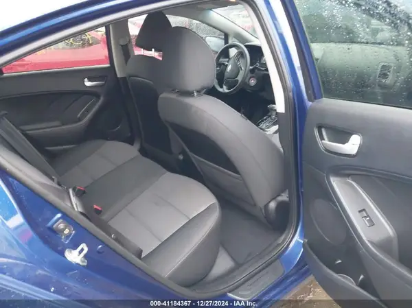 3KPFL4A70JE199175 2018 KIA FORTE - Image 8