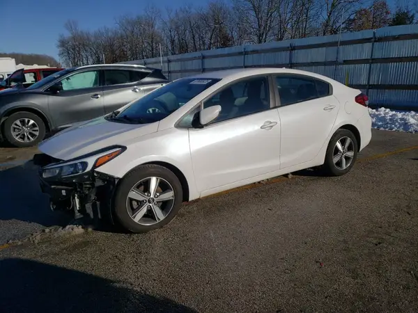 3KPFL4A70JE201328 2018 KIA FORTE - Image 1