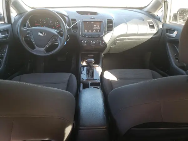 3KPFL4A70JE201409 2018 KIA FORTE - Image 8