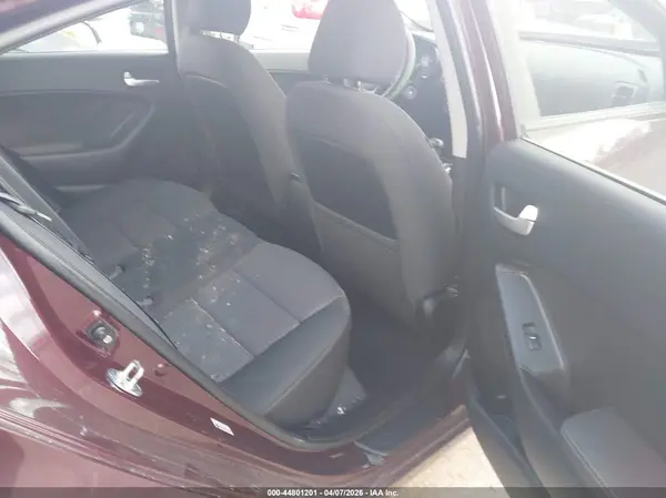 3KPFL4A70JE204178 2018 KIA FORTE - Image 8
