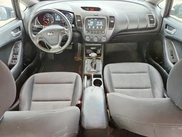 3KPFL4A70JE212040 2018 KIA FORTE - Image 8