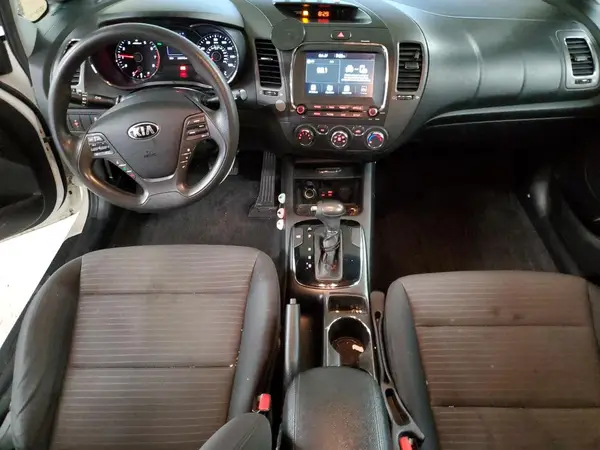 3KPFL4A70JE212376 2018 KIA FORTE - Image 8