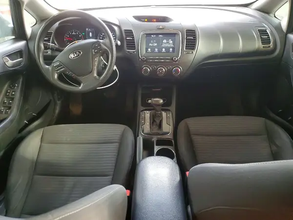 3KPFL4A70JE216136 2018 KIA FORTE - Image 8