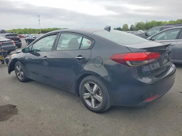 3KPFL4A70JE217190 2018 KIA FORTE - Image 2