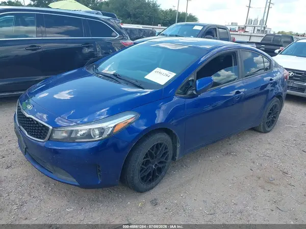 3KPFL4A70JE217870 2018 KIA FORTE - Image 2