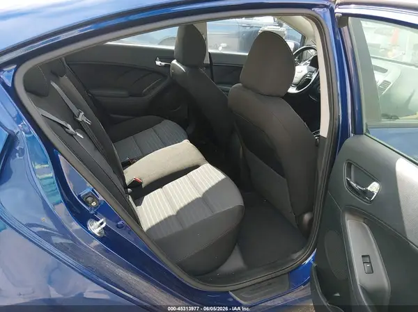 3KPFL4A70JE219408 2018 KIA FORTE - Image 8