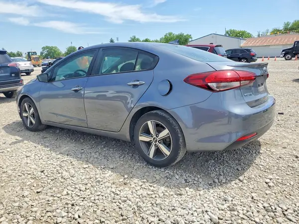 3KPFL4A70JE225807 2018 KIA FORTE - Image 2