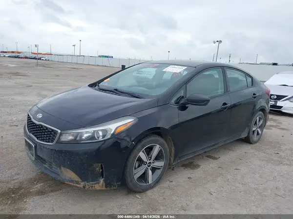 3KPFL4A70JE226133 2018 KIA FORTE - Image 2