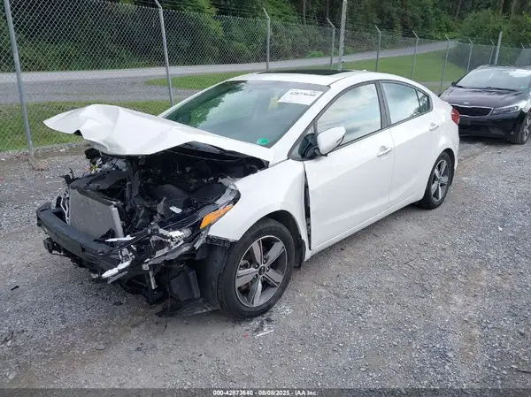 3KPFL4A70JE234667 2018 KIA FORTE - Image 2