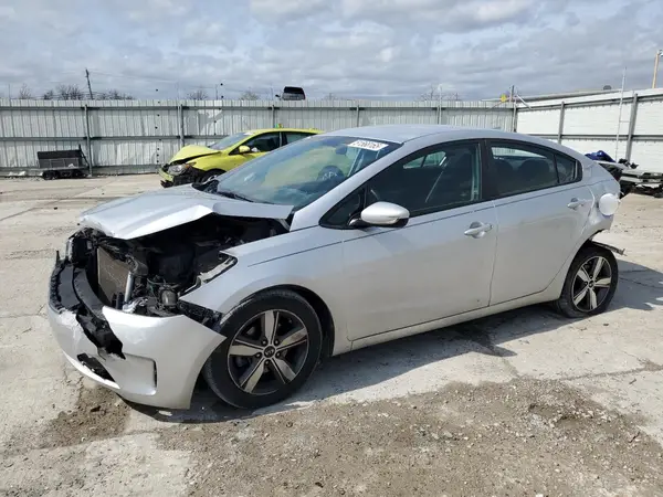 3KPFL4A70JE237052 2018 KIA FORTE - Image 1