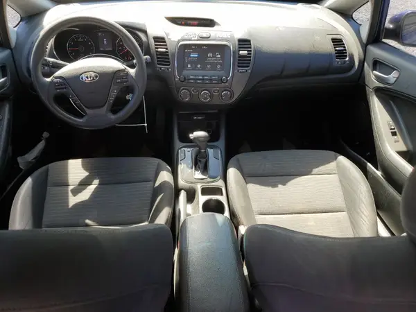 3KPFL4A70JE237942 2018 KIA FORTE - Image 8
