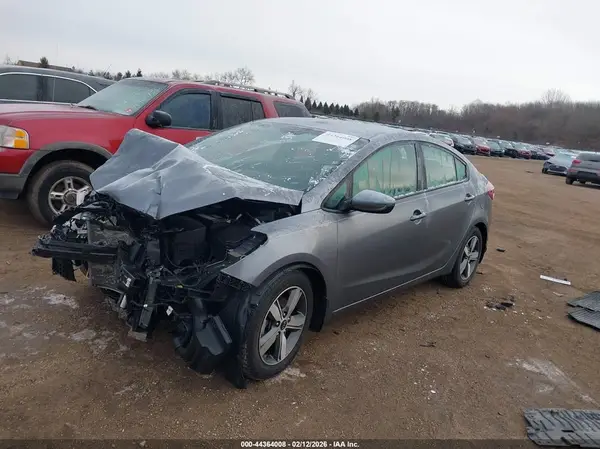 3KPFL4A70JE238038 2018 KIA FORTE - Image 2