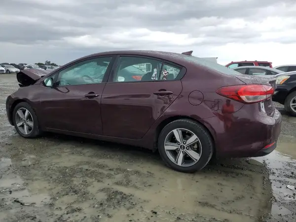 3KPFL4A70JE239285 2018 KIA FORTE - Image 2