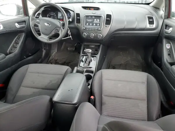 3KPFL4A70JE239285 2018 KIA FORTE - Image 8