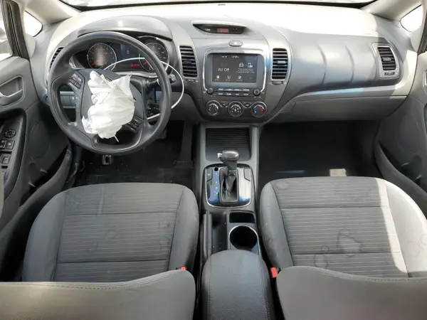 3KPFL4A70JE240341 2018 KIA FORTE - Image 8