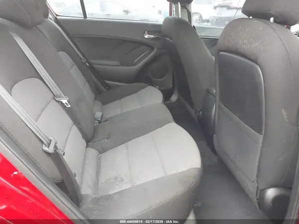 3KPFL4A70JE240369 2018 KIA FORTE - Image 8