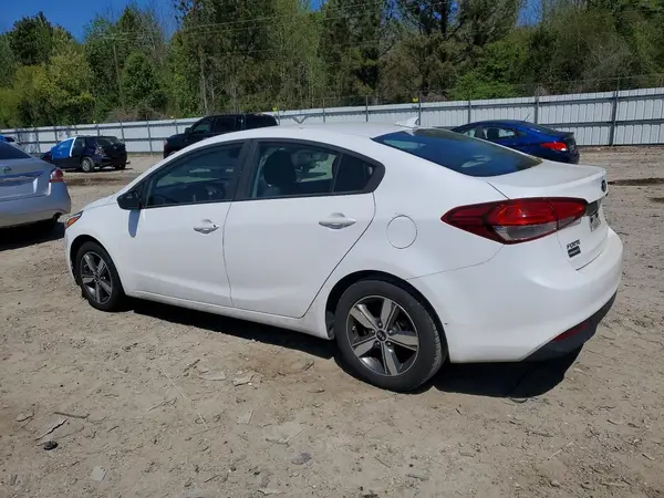 3KPFL4A70JE241148 2018 KIA FORTE - Image 2
