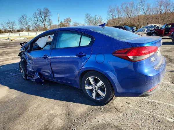 3KPFL4A70JE241201 2018 KIA FORTE - Image 2