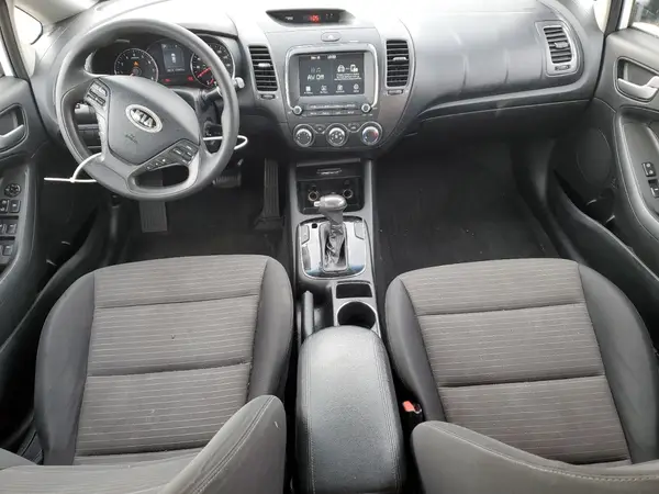 3KPFL4A70JE242252 2018 KIA FORTE - Image 8