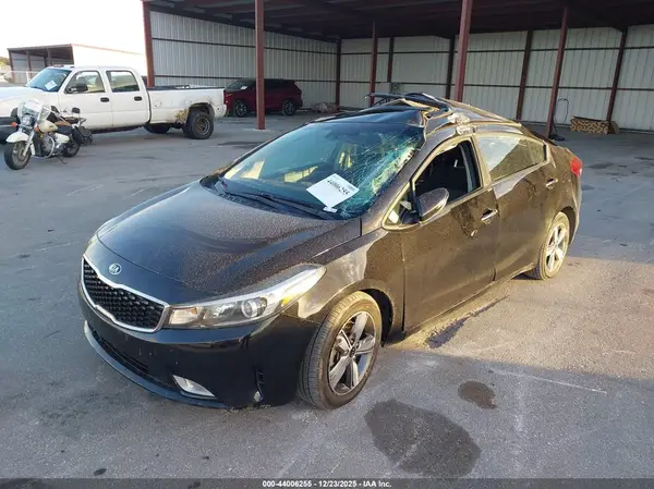 3KPFL4A70JE242509 2018 KIA FORTE - Image 2